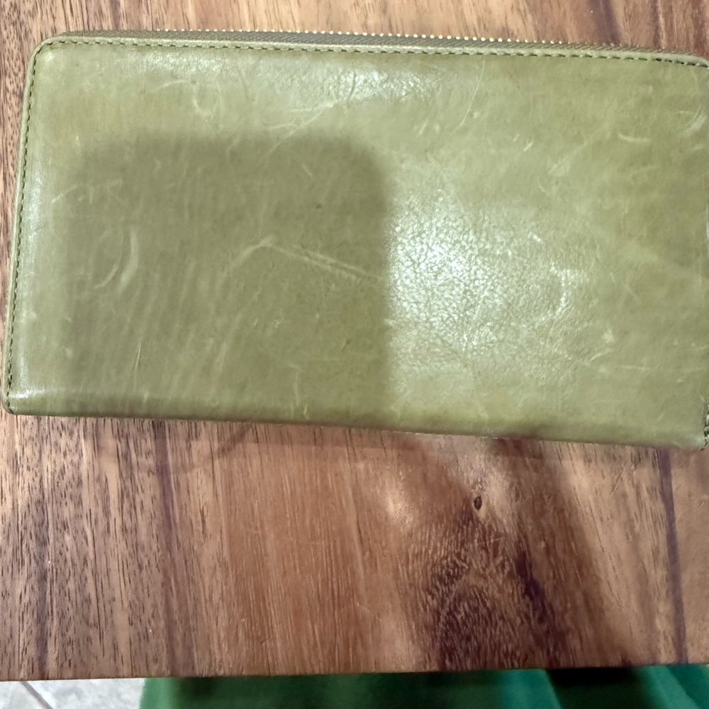 NWT Margot New York Olive Green Leather Wallet - Picture 6 of 9